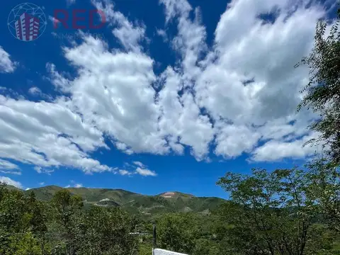 Casa 8 ambientes con 4 baños