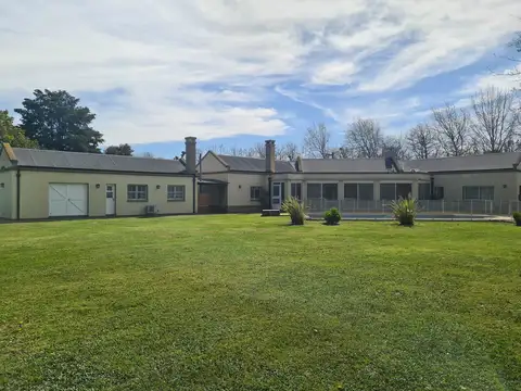 Casa en Venta con 2 cocheras