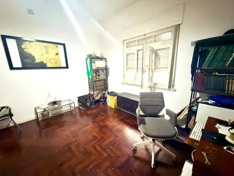 Casa En Venta Tipo Chorizo En Monte Castro, Excelente Ubicacion De 3amb Super Amplios Y Terraza Completa