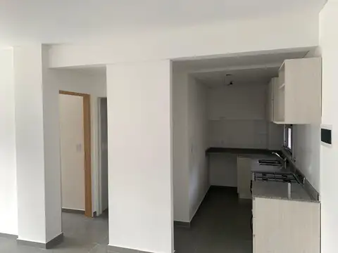 Miguel Cane 200, Piso 1