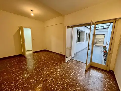 Avellaneda, Pres. N. 916 , Piso PB