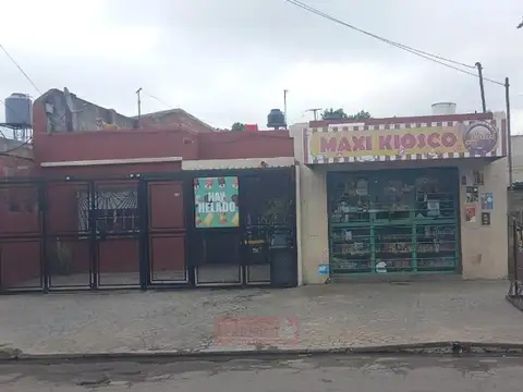 VENTA DE CASA CON LOCAL EN JOSÉ C. PAZ