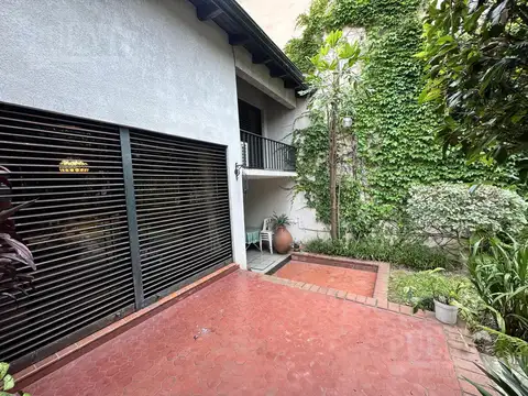 Casa en Venta con 3 cocheras