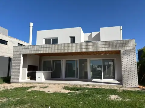 Casa en venta a la laguna, al norte, B° Laguna Grande, Tigre