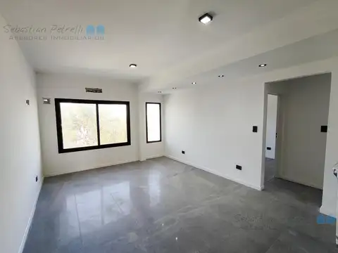 Departamento en venta de 3 ambientes con baño mas toilette y terraza común en Villa Luzuriaga