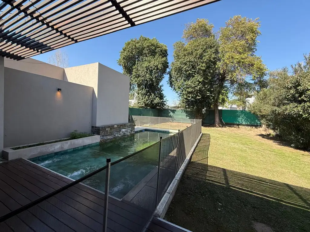 Casa en Cañuelas Country Golf de 3 dormitorios