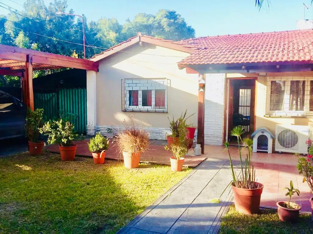 Republica del Salvador esquina alberti