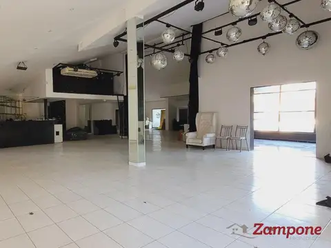 Quinta en Venta con 4 cocheras