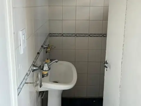 Hermosa y funcional oficina en Moreno centro