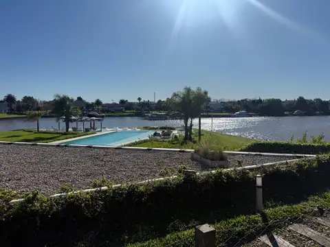 Av del Puerto Bahia Grande Acqua Rio al 100