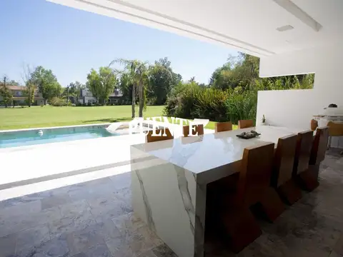 Casa en Alquiler en Countries y Barrios Cerrados en Esteban Echeverria, USD 4.200