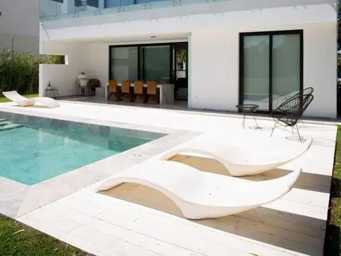 Casa 6 ambientes con 3 baños