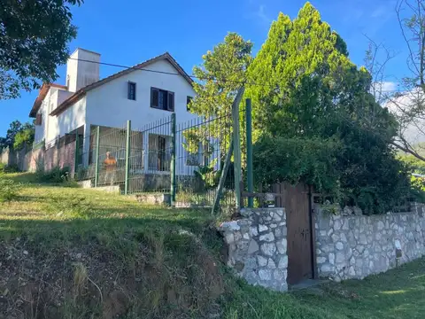 Amplia y luminosa Casa de 3 dormitorios La Falda 