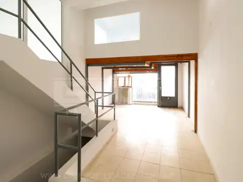 Lavalle al 1400 entre  Maipú y 25 de mayo