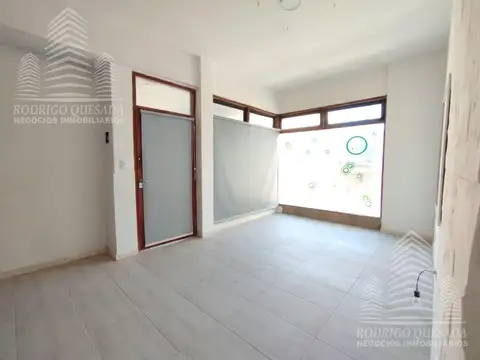 Amplio LOCAL en calle De La Reducción 55