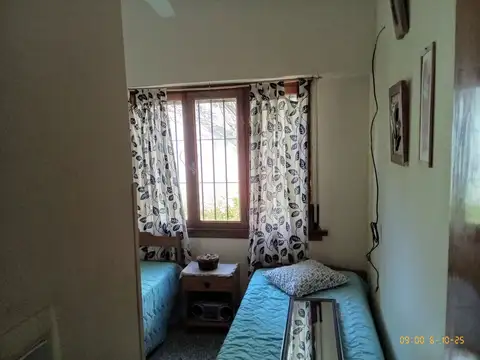 PH en Costa Azul. Sin expensas, consorcios. Solo calma a dos cuadras del mar.