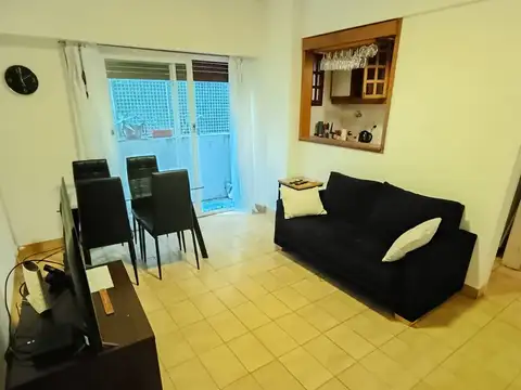 2 Ambientes lateral servicios centrales a 100 mts de Av. Santa Fe Jradin Botanico, Subte Linea "D"