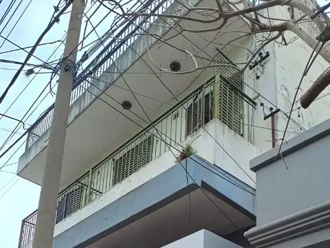 DEPARTAMENTO MONOAMBIENTE POR ESCALERA 