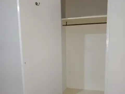 Avenida Directorio 800, Piso 1