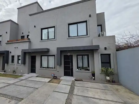 Venta de PH en Villa Udaondo.