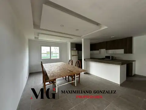 Casa 6 ambientes con 4 baños