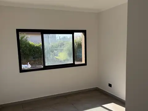 Moderna casa de 5 ambientes a estrenar