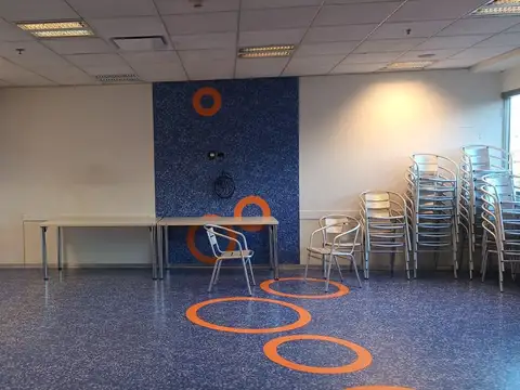 Oficina en Alquiler con 8 cocheras