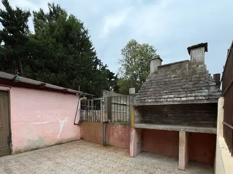 Monseñor Miguel de Andrea 400