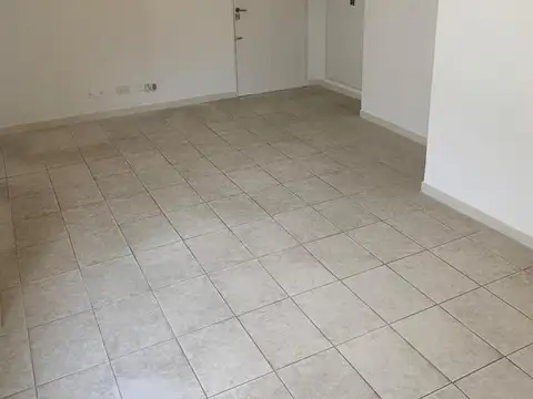 ALQUILER MONOAMBIENTE SUPER LUMINOSO EN BUEN ESTADO BARRIO MONSERRAT