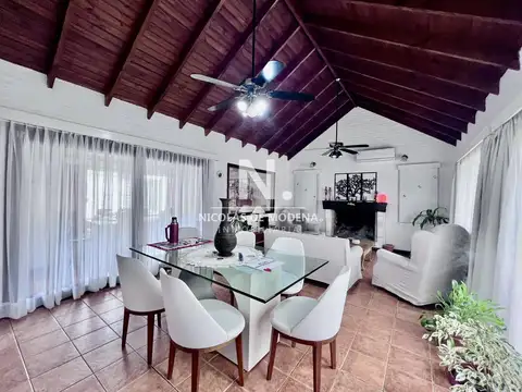 Casa 5 ambientes con 2 baños