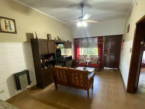 Casa 3 ambientes con 2 baños
