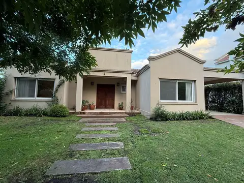 Casa  en Alquiler en Los Jazmines, Pilar del Este, Pilar