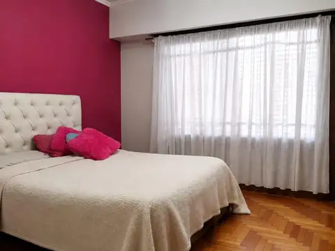 Casa en Alquiler con 2 cocheras