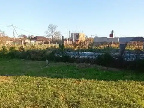 LOTE EN VENTA EN BARRIO LA ARBOLDA DE PILAR, DERQUI