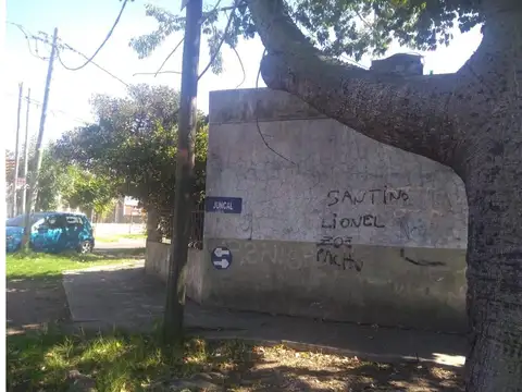 EXCELENTE CASA A REFACCIONAR