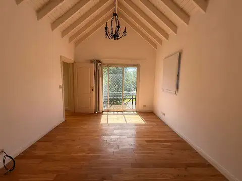 Casa 4 ambientes con 5 baños