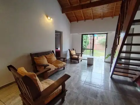 Casa 4 ambientes con 1 baño