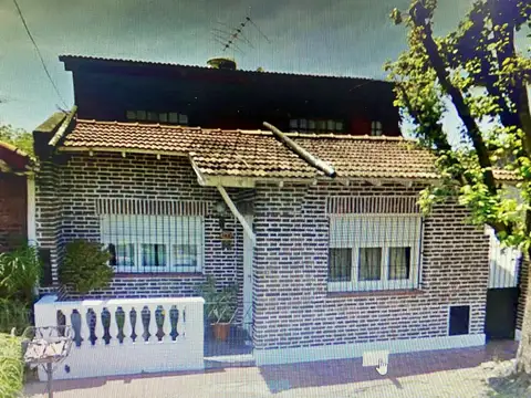 Alberti Nº 565 e/ Falucho