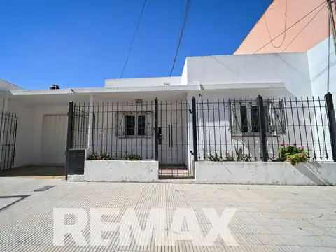 SE VENDE Casa 2 Dormitorios - Barrio Norte