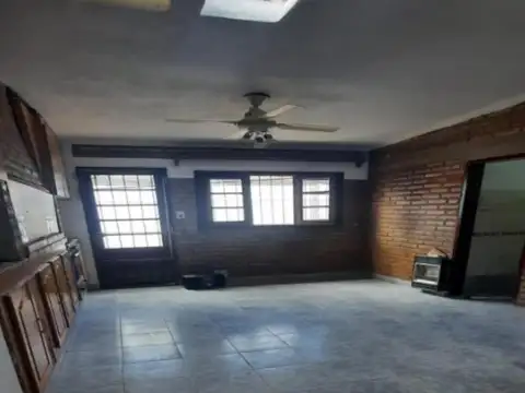 Casa en Venta en Pueblo Alberdi, USD 70.000