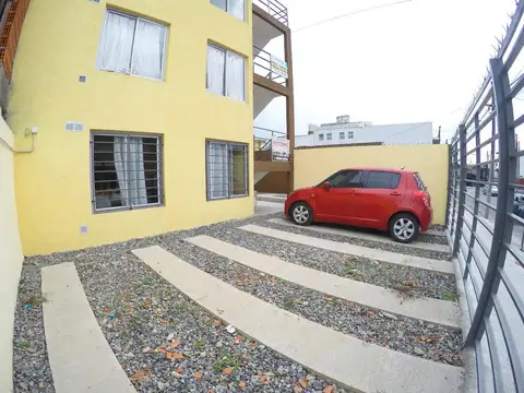 Departamento 2 Amb con Cochera y Terraza Propia!