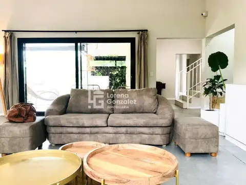 Casa 6 ambientes con 5 baños