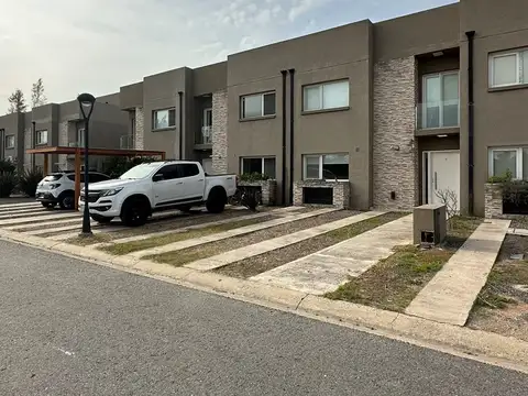 Casa en Alquiler en Lagoon Pilar, USD 1.300