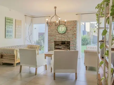 CASA 5 AMBIENTES EN 1 PLANTA EN HARAS SANTA MARIA