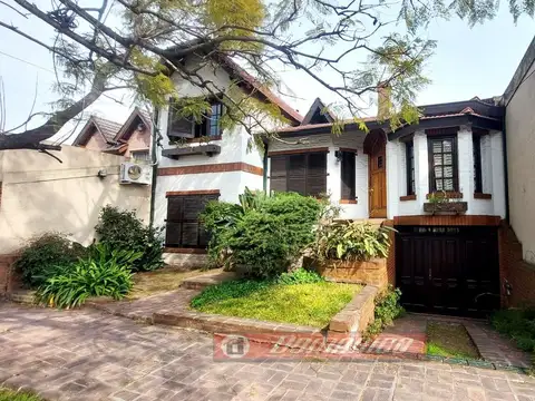 Casa - Venta - Argentina, CASTELAR - CHIVILCOY 1150
