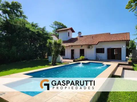 Casa en Venta con 3 cocheras