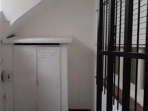 MORON CENTRAL- BOATTI AL 700- AMERICANA EN 2 PLANTAS- 4 AMBIENTES CON BALCON. - PATIO- VENTA DIRECTA