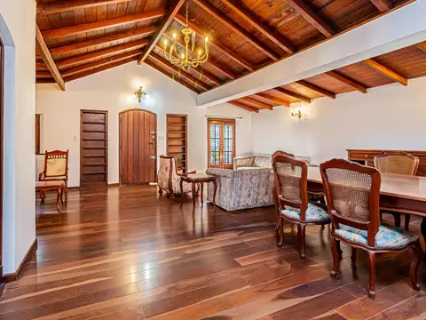 Casa en Venta con 1 cochera