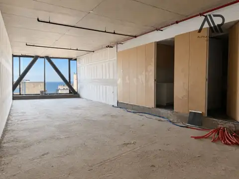 Venta oficina Ciudad Vieja con 2 cocheras