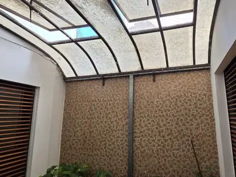 CASA 3 AMBIENTES CON COCHERA ALQUILER LANUS OESTE